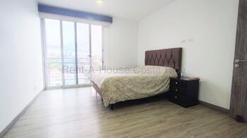 Venta de Apartamento en Escazú-San Rafael. RAH 27-94 en San Rafael, Escazú, San José — $199,500 - Foto 5 de 10