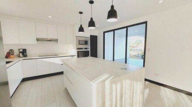 Se alquila lujosa casa con terraza en Grecia de Alajuela 25-1316 en Grecia, Alajuela — $2,500