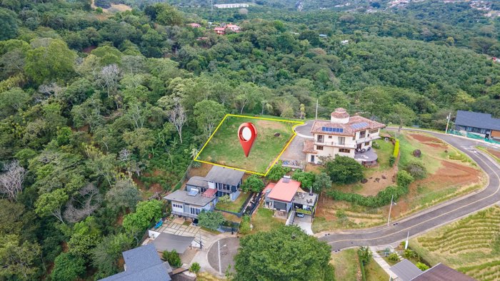 Lote Exclusivo en Condominio Natura con Vistas al Atardecer en Naranjo, Alajuela — ₡ 42 000 000