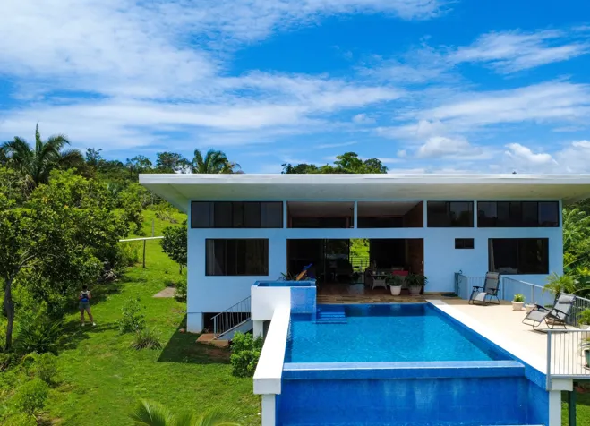 Casa Off-Grid con Vista al Mar en Parrita, Puntarenas — $599,999 - Foto 2 de 7