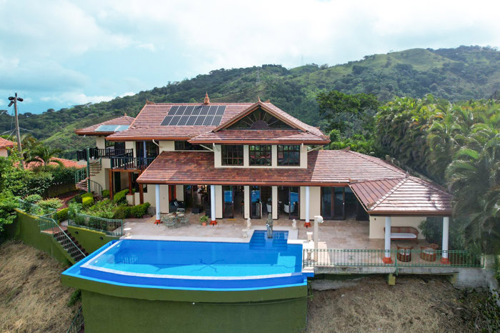 Se vende espectacular Casa en Residencial , Atenas (FAU). en Atenas, Alajuela — $680,000 - Foto 2 de 21