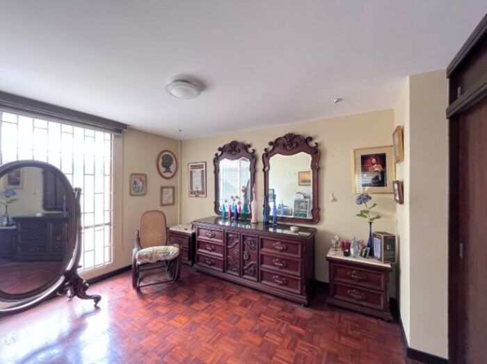 Venta de 5 Apartamentos en Los Yoses, Montes de Oca. RAH 25-1900 en San Pedro, Montes De Oca, San José — $1,400,000