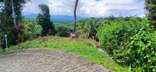 Oportunidad de inversión en lote en condominio  en Quepos, Puntarenas — $180,000