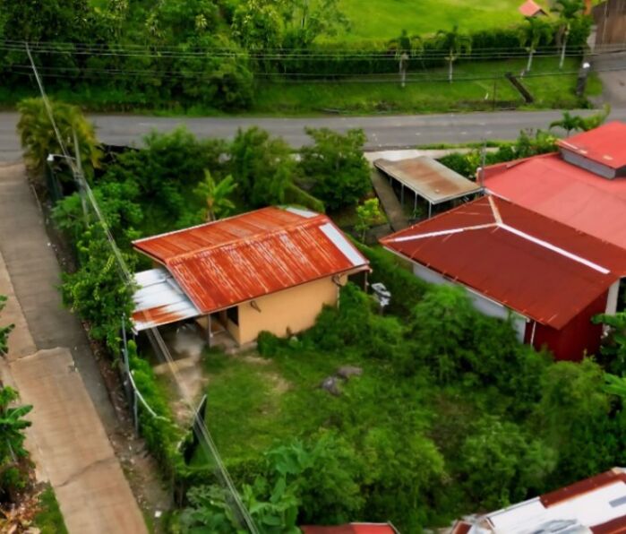 BELLA PROPIEDAD Y CASA EN PALMARES, ALAJUELA.  en Buenos Aires, Palmares, Alajuela — ₡ 50 000 000