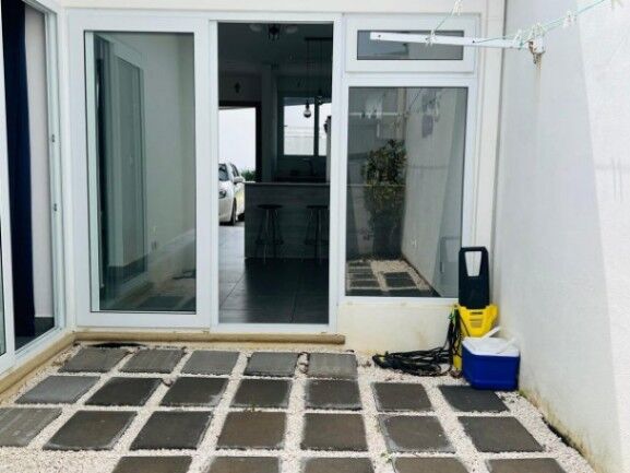 Se vende espaciosa casa con jardín privado en Ulloa Heredia 25-810 in Ulloa, Heredia — ₡ 75 000 000
