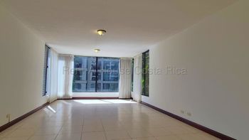 Venta de amplio apartamento con gran potencial de remodelación #27-315 GS en San Rafael, Escazú, San José — $290,000 - Foto 4 de 10