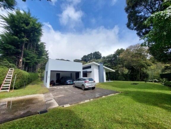 MLS-25-1255 LS VENTA HERMOSA CASA SAN RAFAEL HEREDIA en San Rafael, Heredia — $700,000