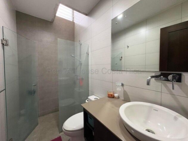 Venta de Casa en Río Oro de Piedades, Santa Ana. RAH 26-2009 PRECIO REBAJADO en Piedades, Santa Ana, San José — $245,000