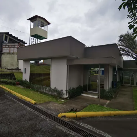 SE ALQUILA EDIFICIO COMERCIAL EN CENTRO EJECUTIVO LA VIRGEN, LA URUCA en Uruca, San José — $2,100 - Foto 2 de 10