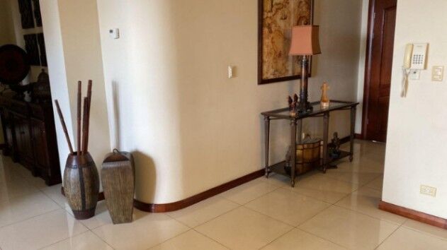 Se vende apartamento con terraza en condominio de San Rafael Escazú 25-874 in San Rafael, Escazú, San José — $460,000