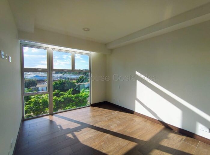 Apartamento en venta en condominio de torres con alta demanda de alquiler #26-1908 GS en Ulloa, Heredia — $120,500