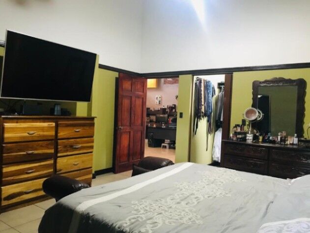Se vende casa en Catedral San José 26-1130 in Catedral, San José — $350,000