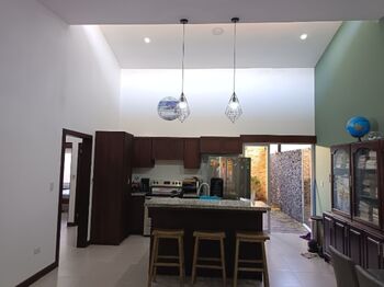 Preciosa casa en Aguas Zarcas, rodeada de naturaleza y confort en Aguas Zarcas, San Carlos, Alajuela — 82 000 000 ₡ - Foto 5 de 22