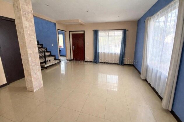 CASA EN VENTA, EN GOICOCHEA SAN JOSÈ en Mata de Plátano, Goicoechea, San José — ₡ 140 000 000