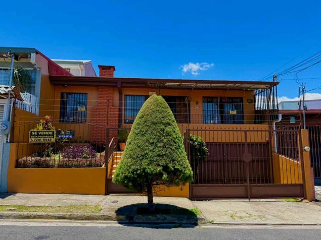 JOYA DE UNA PLANTA EN ROHRMOSER. in Pavas, San José — ₡ 135 000 000