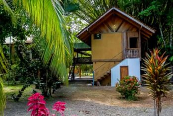 BELLÍSIMA PROPIEDAD CON 3 CASAS EN CAHUITA, LIMÓN.  en Cahuita, Talamanca, Limón — 180 000 000 ₡ - Foto 5 de 23