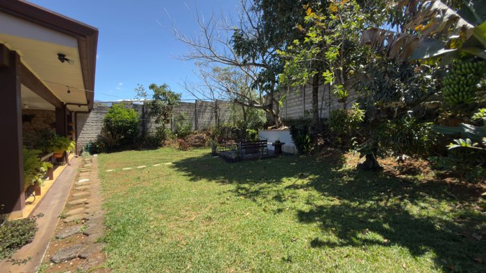 Venta Casa Desamparados Alajuela, Amplio Terreno de 544 m2 en Desamparados, Alajuela — ₡ 175 000 000 - Foto 3 de 20