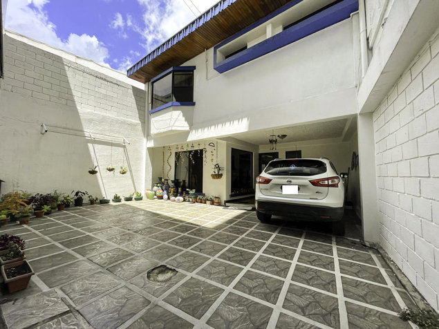 VENTA DE EDIFICIO CON CASA, SAN PEDRO DE MONTES DE OCA in San Pedro, Montes De Oca, San José — $580,000 - Photo 3 of 22