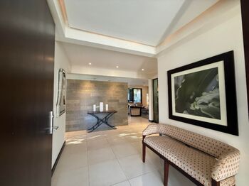 Venta de Espectacular Casa en Alajuela / Mls. 25-1198 OFC JB en Guácima, Alajuela — $850,000 - Foto 5 de 10