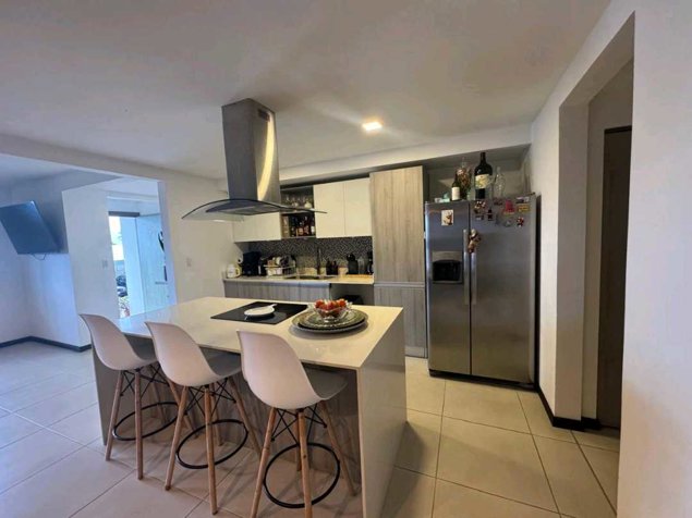 APARTAMENTO DE UN PISO EN SAN ANTONIO DE ESCAZU in San Rafael, Escazú, San José — $187,000