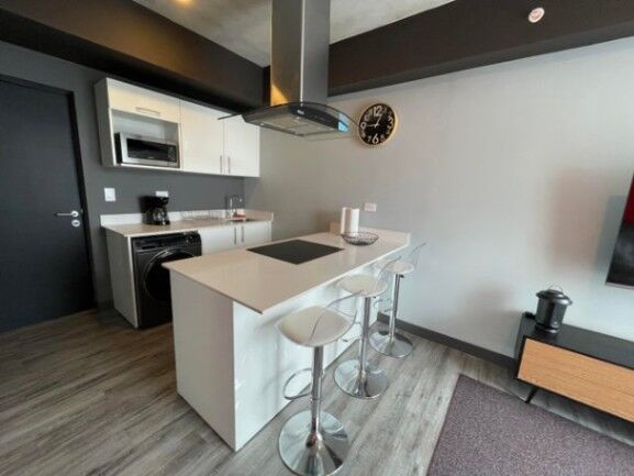 Alquiler de Apartamento Amueblado en Secrets Sabana-San José. RAH 26-1038 in Mata Redonda, San José — $1,100