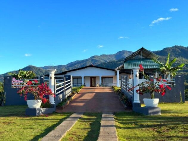 BEAUTIFUL HOUSE FOR SALE – SAN IGNACIO, PÉREZ ZELEDÓN en Cajón, Pérez Zeledón, San José — $650,000