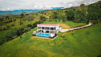 Venta de casa vacacional o para inversión en Pérez Zeledón in El General, Pérez Zeledón, San José — 597 000 000 ₡ - Photo 2 of 44