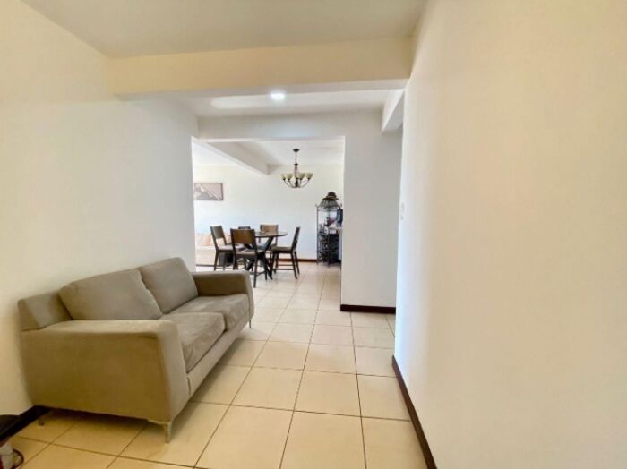 Apartamento en Venta en Pozos, Santa Ana.  in Pozos, Santa Ana, San José — $198,000