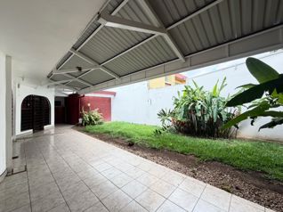House for Rent Rohrmoser ₡1 Million 352m2 Lot 265m2 Single Story 3 Bedrooms 4 Bathrooms 3 Parking Spaces - Photo 3 of 3