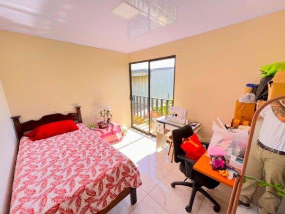 Venta de Casa en Agua Caliente de Cartago. RAH 26-1117 en Aguacaliente, Cartago — ₡ 82 000 000