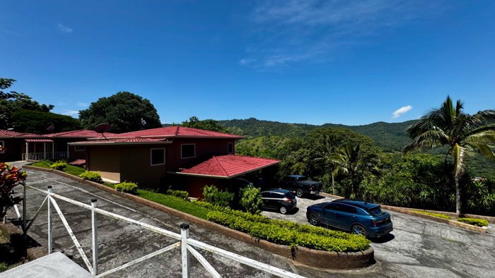 Exclusive property for sale with 4 houses in Ciudad Colón in Colón, Mora, San José — $1,400,000