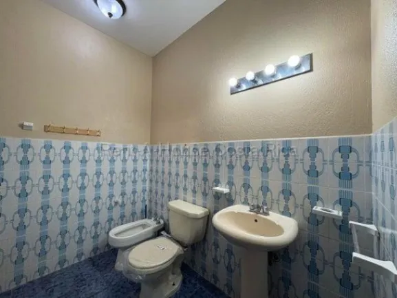 Alquiler de Apartamento en El Centro de Escazú. RAH 27-2 en Escazú, San José — ₡ 440 000 - Foto 2 de 9
