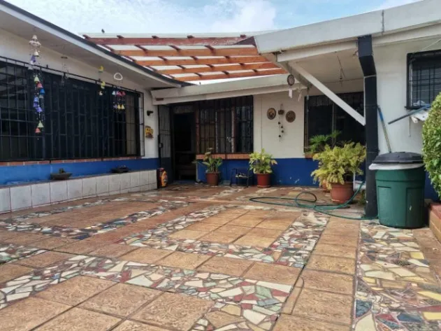 This Excellent House in Heredia Is for Sale / JB OFC Mls. 25-1002 in Mercedes, Heredia — $220,000 - Photo 3 of 24
