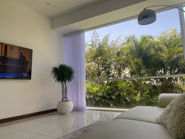 Alquiler de apartamento de 1 hab en Escazú in Escazú, San José — $1,300 - Photo 3 of 10