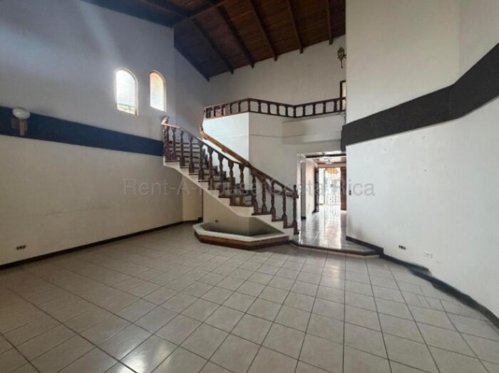 Se alquila casa en Hospital San José 26-2212 in Hospital, San José — $3,000