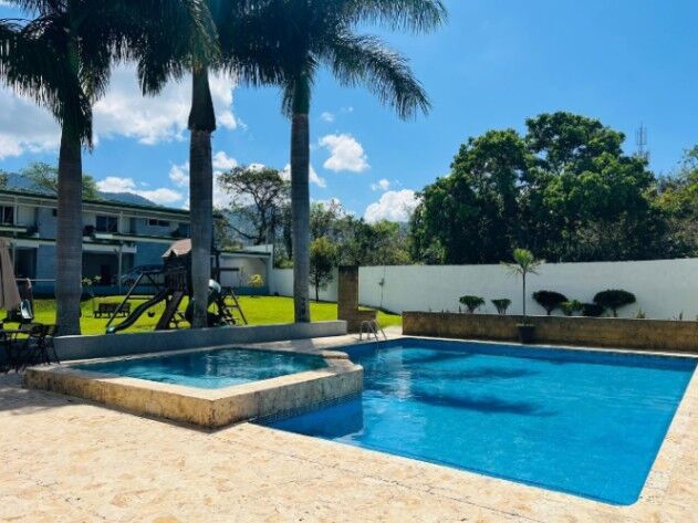 Elegancia y Exclusividad: Casa Amueblada en el Corazón de Escazú in San Rafael, Escazú, San José — $320,000