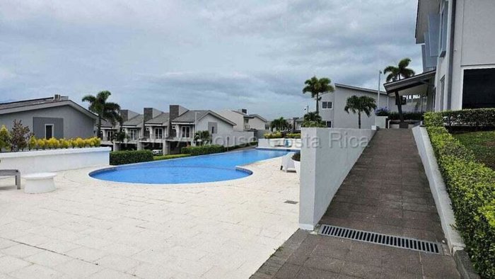 Alquiler de Casa en San Rafael de Escazú. RAH 27-385 en San Rafael, Escazú, San José — $2,200