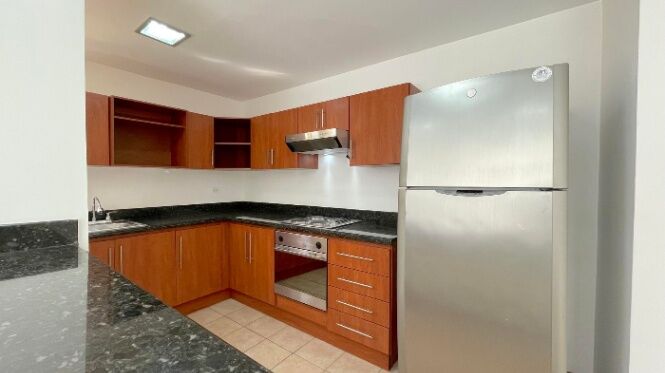 Se alquila espacioso apartamento en Escazú San José 26-1176 in Escazú, San José — $1,300