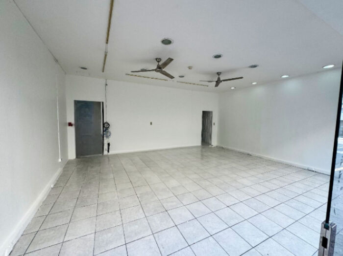 ALQUILER DE LOCAL COMERCIAL, SAN JOSE, CALLE 7. en Carmen, San José — $1,500