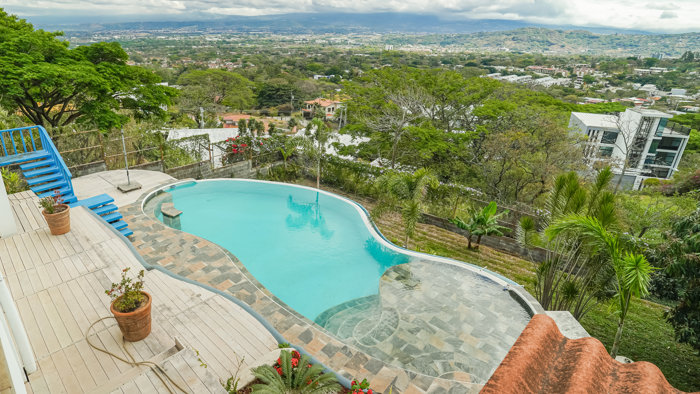 Casa en venta o alquiler Santa Ana in Piedades, Santa Ana, San José — $670,000 - Photo 2 of 25