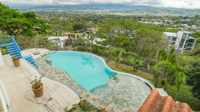 Casa en venta o alquiler Santa Ana en Piedades, Santa Ana, San José — $670,000 - Foto 2 de 25