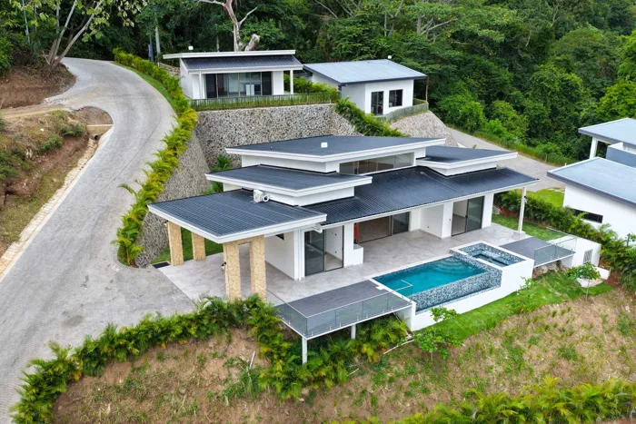New Contemporary Home with Infinity Pool for Sale in Atenas in Mercedes, Atenas, Alajuela — $825,000