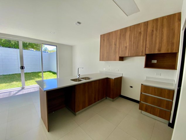VENTA CASA NUEVA SAN ANTONIO DESAMAPARADOS SAN JOSÉ in San Antonio, Desamparados, San José — ₡ 112 500 000