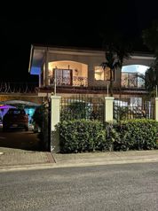 Casa en Venta en Jacó Beach con Piscina y Jacuzzi Privado en Jacó, Garabito, Puntarenas — $585,000 - Foto 2 de 21