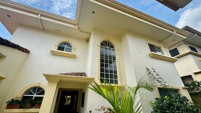Alquiler de Casa en Belen de Heredia Condominio La Jolla in San Antonio, Belén, Heredia — $2,300