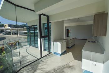 Apartamento de 2 Habitaciones en Escazú in San Rafael, Escazú, San José — $2,200 - Photo 4 of 20