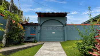 27-580 / Venta de bonito y comodo apartamento ubicado en Montes de Oca Sabanilla .
