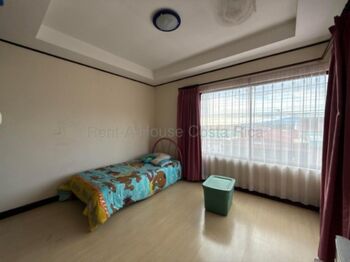CASA EN VENTA EN MERCEDES NORTE HEREDIA en Mercedes, Heredia — 150 000 000 ₡ - Foto 4 de 13