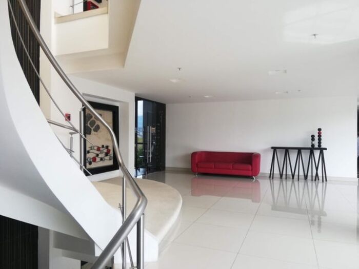 Alquiler de Oficina en Escazú, San José. RAH 23-532 in Escazú, San José — $2,924