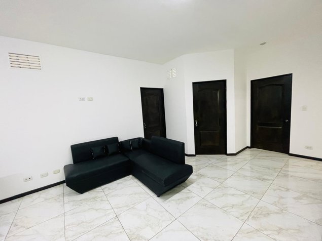 OFICINAS DE 27 M² EN CENTRO COMERCIAL | SAN PEDRO, MONTES DE OCA en San Pedro, Montes De Oca, San José — $550 - Foto 3 de 12